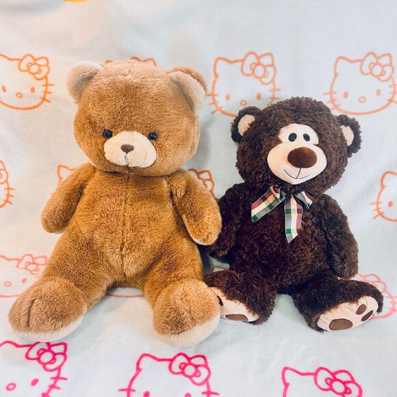 Two large teddy bears - Picture 1 of 3